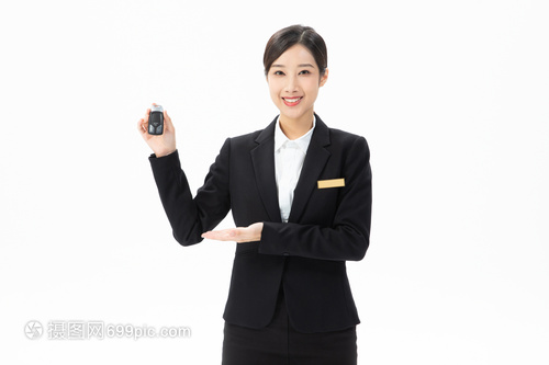 握着钥匙的她 女性销售员的专业瞬间